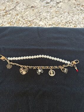 CHANEL like Gold-Tone Charm & Pearl bag charm unbranded